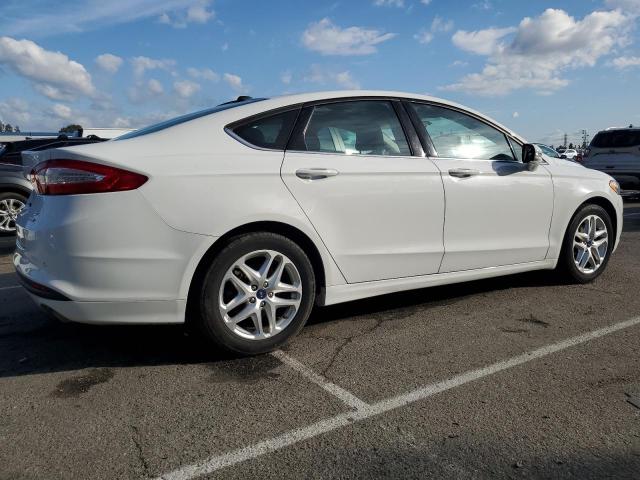 3FA6P0HDXFR249496 - 2015 FORD FUSION SE WHITE photo 3