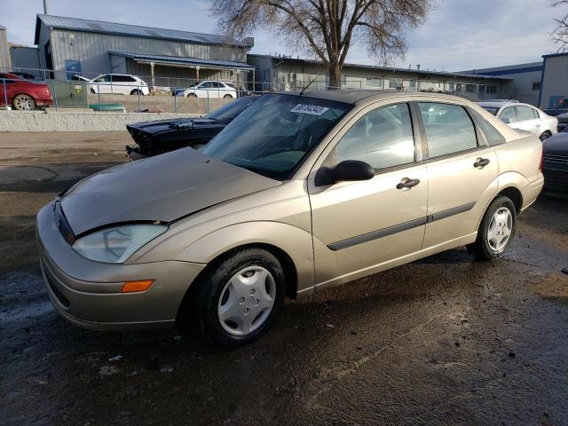 1FAFP33PX2W341797 - 2002 FORD FOCUS LX GOLD photo 1