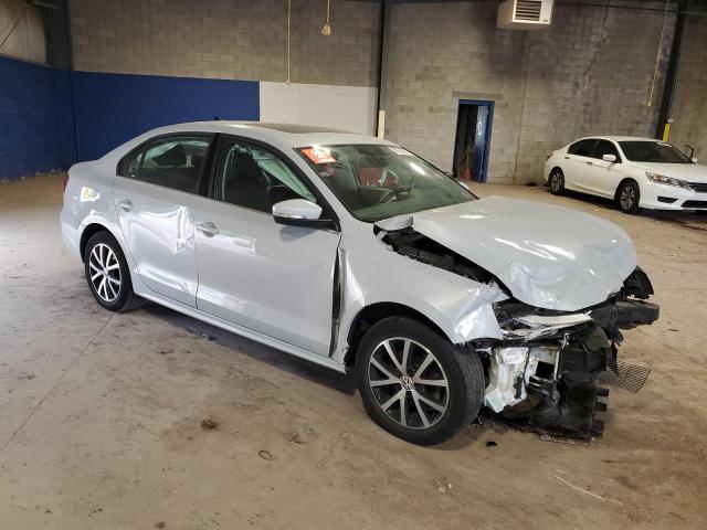 3VWB67AJ8HM312029 - 2017 VOLKSWAGEN JETTA SE SILVER photo 4