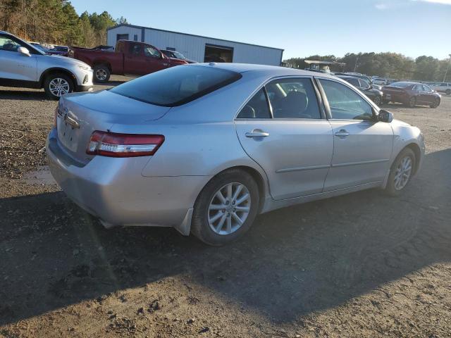 4T4BF3EK2BR139322 - 2011 TOYOTA CAMRY BASE SILVER photo 3