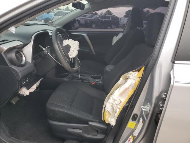 JTMZFREV5JJ160501 - 2018 TOYOTA RAV4 LE Plata foto 7