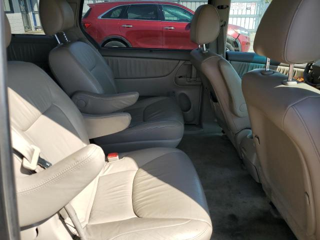 5TDZK22C59S230812 - 2009 TOYOTA SIENNA XLE WHITE photo 11