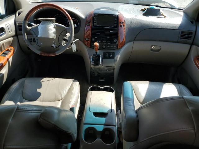 5TDZK22C59S230812 - 2009 TOYOTA SIENNA XLE WHITE photo 8