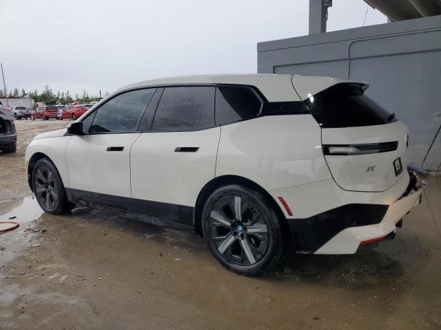 WB523CF04RCN04826 - 2024 BMW IX XDRIVE50 WHITE photo 2