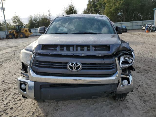 5TFRM5F14FX089127 - 2015 TOYOTA TUNDRA DOUBLE CAB SR/SR5 GRAY photo 5