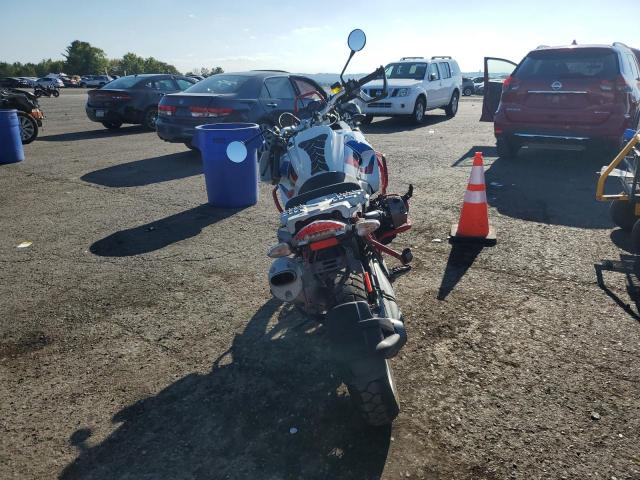 WB1046004CZX53180 - 2012 BMW R1200 GS WHITE photo 4