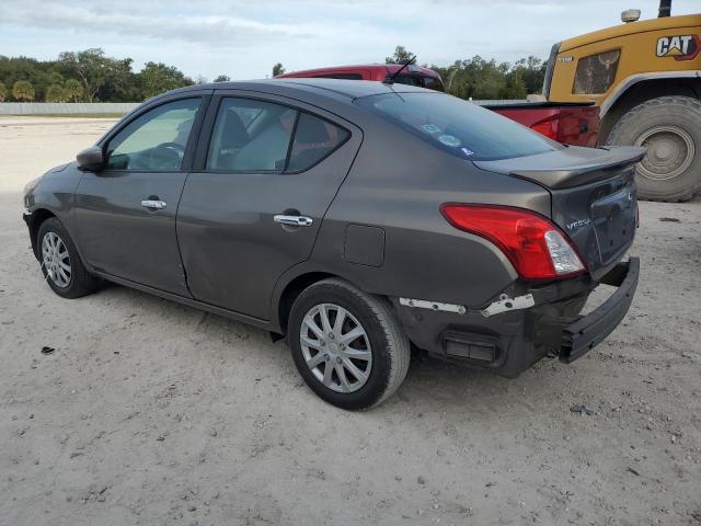 3N1CN7AP9GL868324 - 2016 NISSAN VERSA S GRAY photo 2