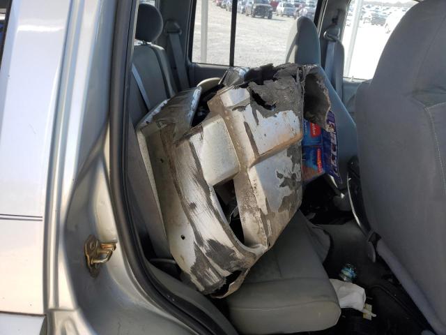 1J4GL38K35W643938 - 2005 JEEP LIBERTY RENEGADE SILVER photo 13