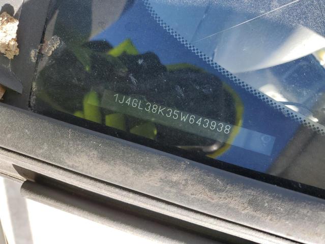 1J4GL38K35W643938 - 2005 JEEP LIBERTY RENEGADE SILVER photo 14