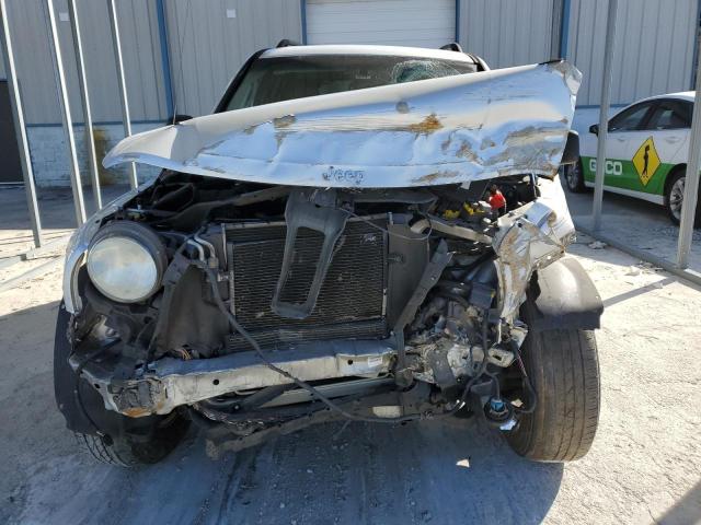 1J4GL38K35W643938 - 2005 JEEP LIBERTY RENEGADE SILVER photo 5