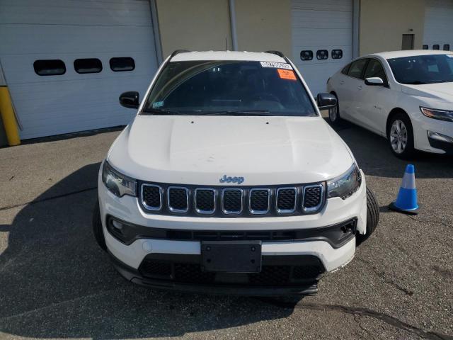 3C4NJDBN3PT553046 - 2023 JEEP COMPASS LATITUDE WHITE photo 5
