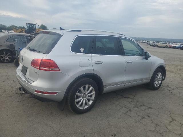 WVGEF9BP2CD008709 - 2012 VOLKSWAGEN TOUAREG V6 GRAY photo 3