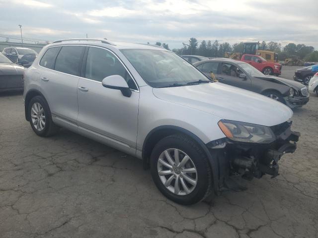 WVGEF9BP2CD008709 - 2012 VOLKSWAGEN TOUAREG V6 GRAY photo 4