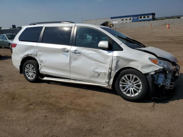 5TDYK3DC2GS743642 - 2016 TOYOTA SIENNA XLE თეთრი ფოტო 4