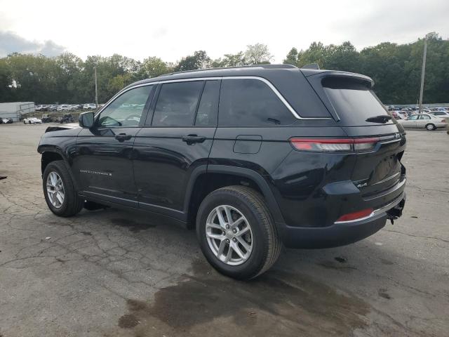 1C4RJHAG7PC548195 - 2023 JEEP GRAND CHER LAREDO BLACK photo 2