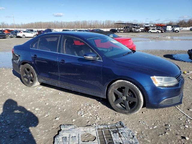 3VWDP7AJ3DM403693 - 2013 VOLKSWAGEN JETTA SE BLUE photo 4