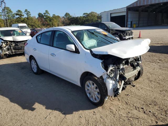 3N1CN7AP7KL852471 - 2019 NISSAN VERSA S WHITE photo 4