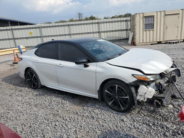 4T1B61HK3KU162117 - 2019 TOYOTA CAMRY XSE Biały zdjęcie 4