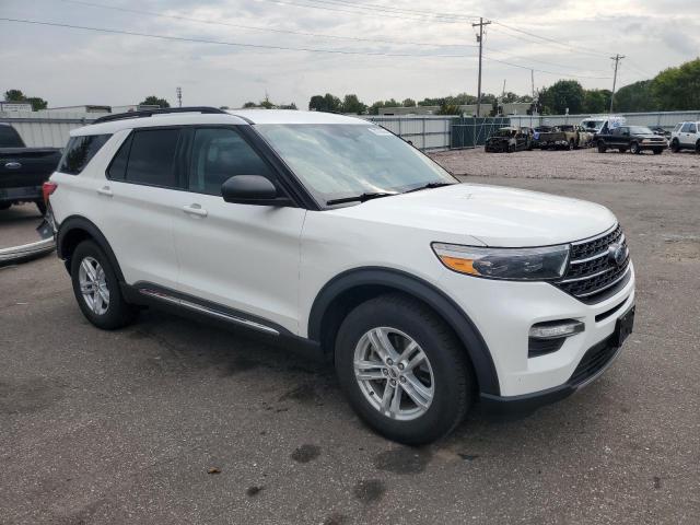 1FMSK8DH8MGB79611 - 2021 FORD EXPLORER XLT WHITE photo 4