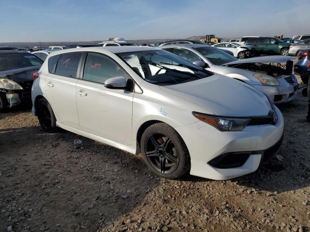 JTNKARJE2GJ501394 - 2016 TOYOTA SCION IM WHITE photo 4