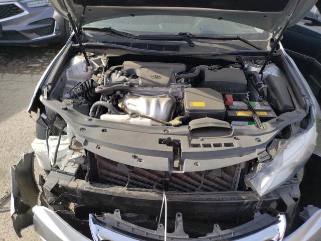 4T4BF1FKXFR466558 - 2015 TOYOTA CAMRY LE SILVER photo 11