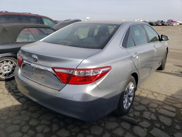 4T4BF1FKXFR466558 - 2015 TOYOTA CAMRY LE SILVER photo 3