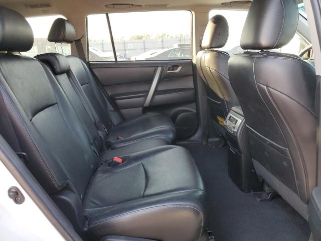 5TDBK3EH1BS084445 - 2011 TOYOTA HIGHLANDER BASE Белый фото 11