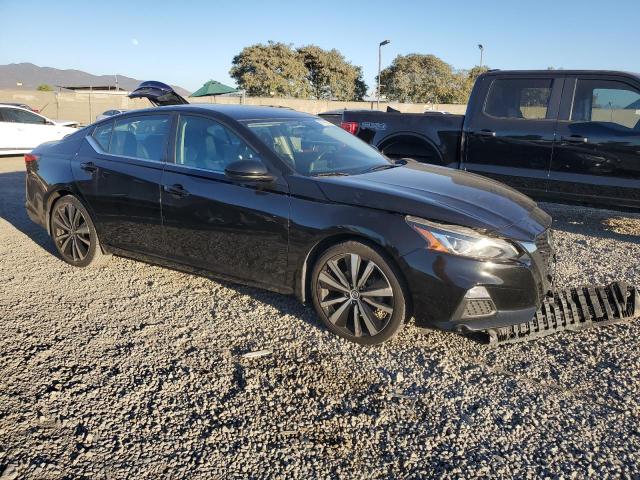 1N4BL4CV6KC170613 - 2019 NISSAN ALTIMA SR BLACK photo 4