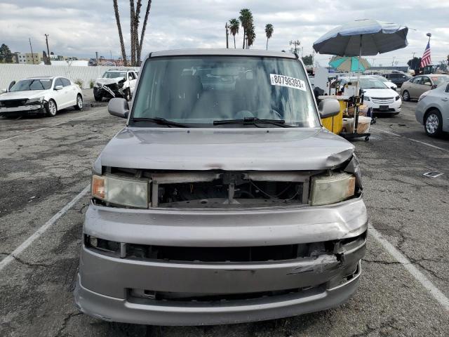 JTLKT324X64083699 - 2006 TOYOTA SCION XB GRAY photo 5