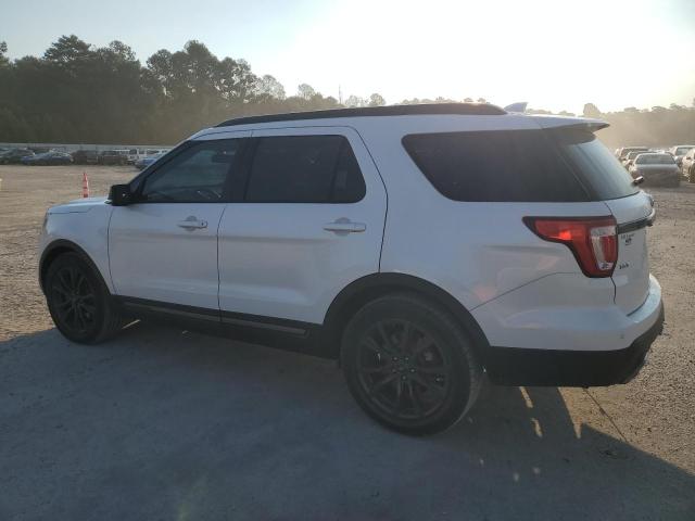1FM5K7D84HGC99418 - 2017 FORD EXPLORER XLT 白色 照片 2