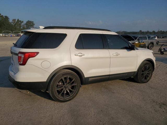 1FM5K7D84HGC99418 - 2017 FORD EXPLORER XLT 白色 照片 3