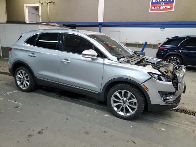 5LMCJ2D98KUL42928 - 2019 LINCOLN MKC SELECT Silber Foto 4