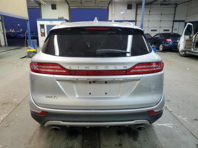 5LMCJ2D98KUL42928 - 2019 LINCOLN MKC SELECT SILVER photo 6