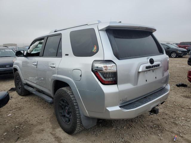 JTEBU5JR1J5503480 - 2018 TOYOTA 4RUNNER SR5/SR5 PREMIUM ვერცხლისფერი ფოტო 2