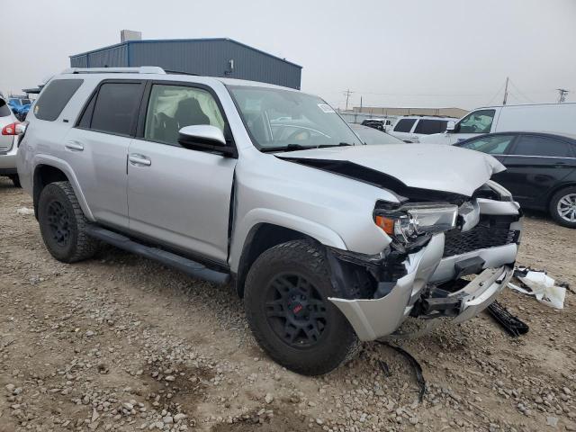 JTEBU5JR1J5503480 - 2018 TOYOTA 4RUNNER SR5/SR5 PREMIUM ვერცხლისფერი ფოტო 4