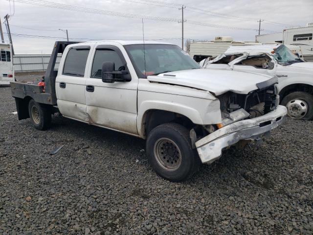 1GCGK23U14F157607 - 2004 CHEVROLET SILVERADO K2500 WHITE photo 4