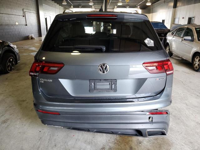 3VV2B7AX2KM137014 - 2019 VOLKSWAGEN TIGUAN SE Grau Foto 6