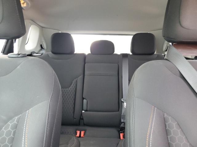 3C4NJDAB3JT256826 - 2018 JEEP COMPASS SPORT SILVER photo 10