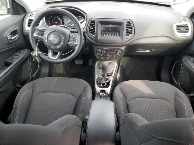 3C4NJDAB3JT256826 - 2018 JEEP COMPASS SPORT SILVER photo 8