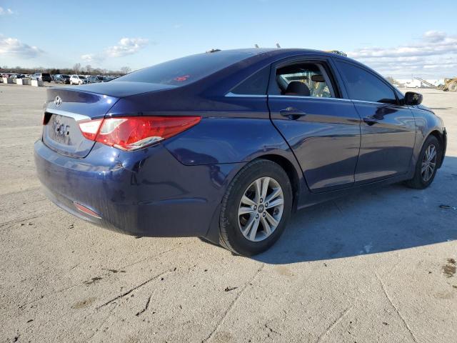 5NPEB4AC8CH335403 - 2012 HYUNDAI SONATA GLS BLUE photo 3