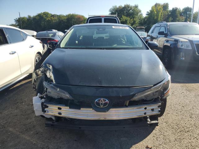 5YFEPMAE2MP240083 - 2021 TOYOTA COROLLA LE BLACK photo 5