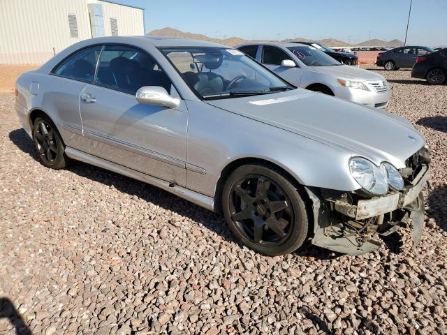 WDBTJ75J94F082624 - 2004 MERCEDES-BENZ CLK 500 SILVER photo 4