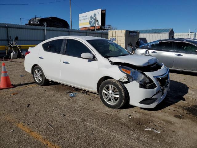 3N1CN7AP1FL881180 - 2015 NISSAN VERSA S WHITE photo 4