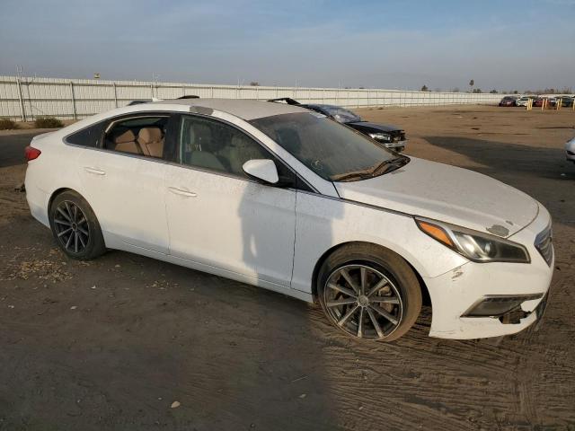 5NPE24AF8FH122076 - 2015 HYUNDAI SONATA SE WHITE photo 4