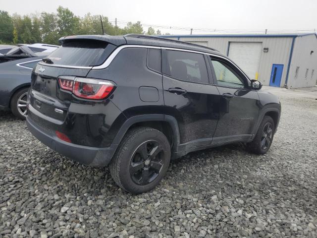 3C4NJDBB7KT703495 - 2019 JEEP COMPASS LATITUDE Черный фото 3
