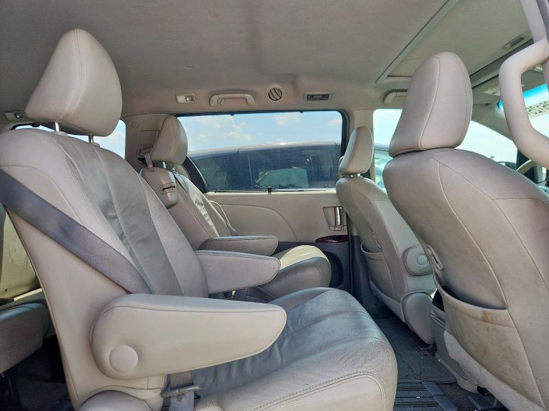 5TDYK3DC9CS236103 - 2012 TOYOTA SIENNA XLE GRAY photo 11