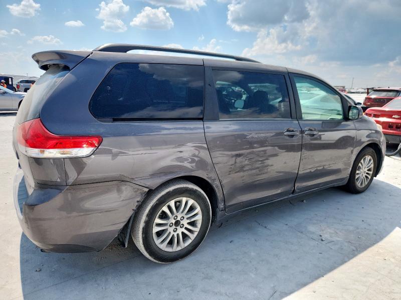 5TDYK3DC9CS236103 - 2012 TOYOTA SIENNA XLE GRAY photo 3