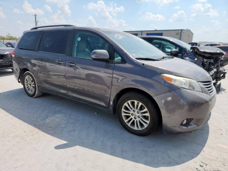 5TDYK3DC9CS236103 - 2012 TOYOTA SIENNA XLE GRAY photo 4
