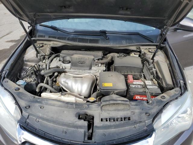 4T4BF1FK3FR445972 - 2015 TOYOTA CAMRY LE GRAY photo 11