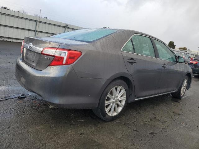 4T4BF1FK7ER362561 - 2014 TOYOTA CAMRY L GRAY photo 3